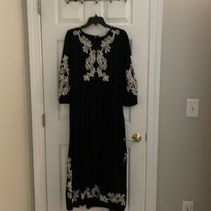 Beautiful black and white Mango embroidered dress. NWT